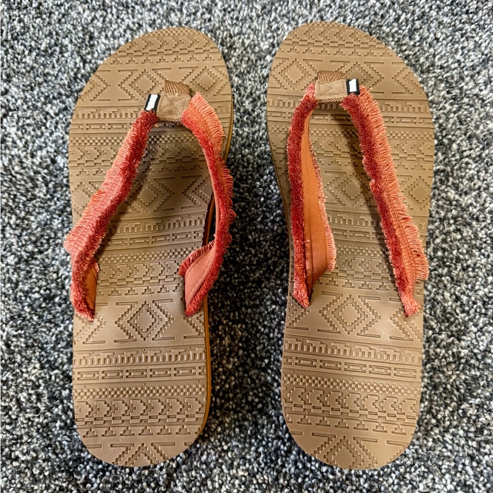 LUKEES by MUK LUKS® Women's Sand Sandals in Orange Size 9 NWOT